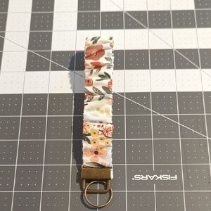White Floral Scrunchie Wristlet